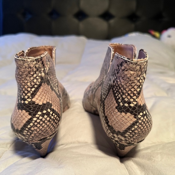 Kate Spade Leather Tan Python Booties size 9 - Picture 4 of 7